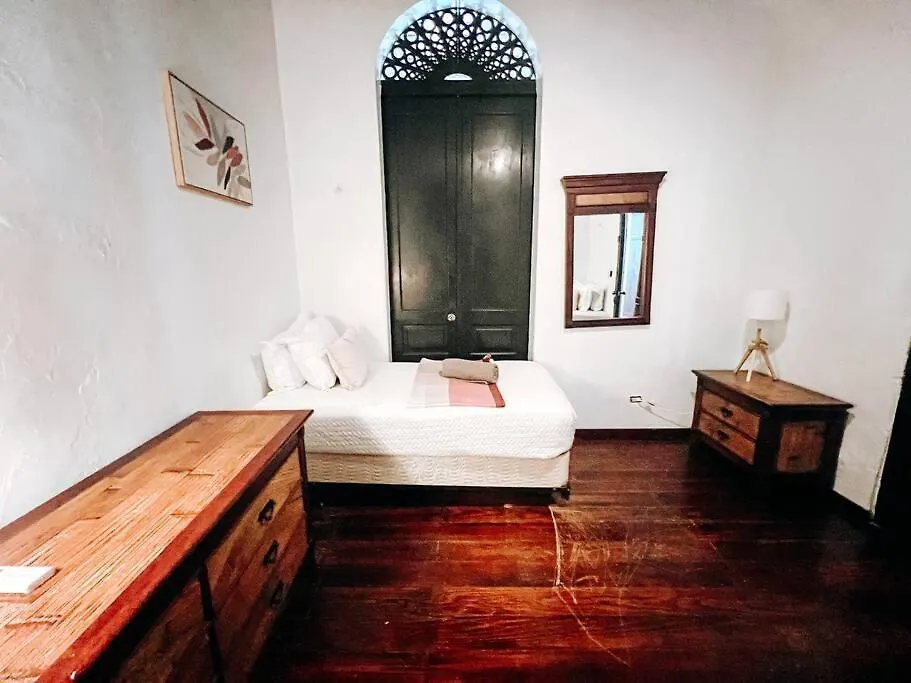 Апартаменты Tanca 255 Spacious Colonial House @ Old Сан-Хуан